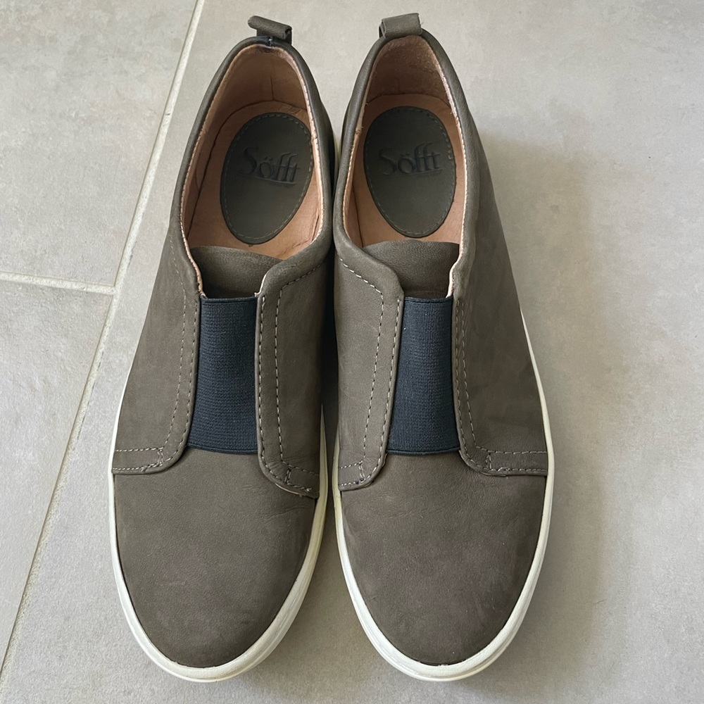 Softt sneakers. Olive green with black detail. Excellent condition. Never worn.